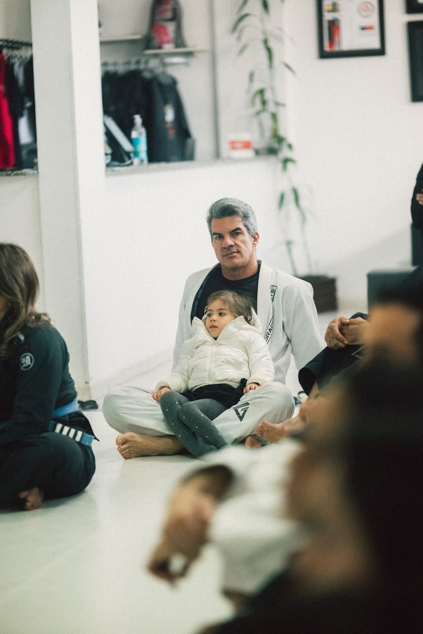 Treino de Jiu-Jitsu com kimono
