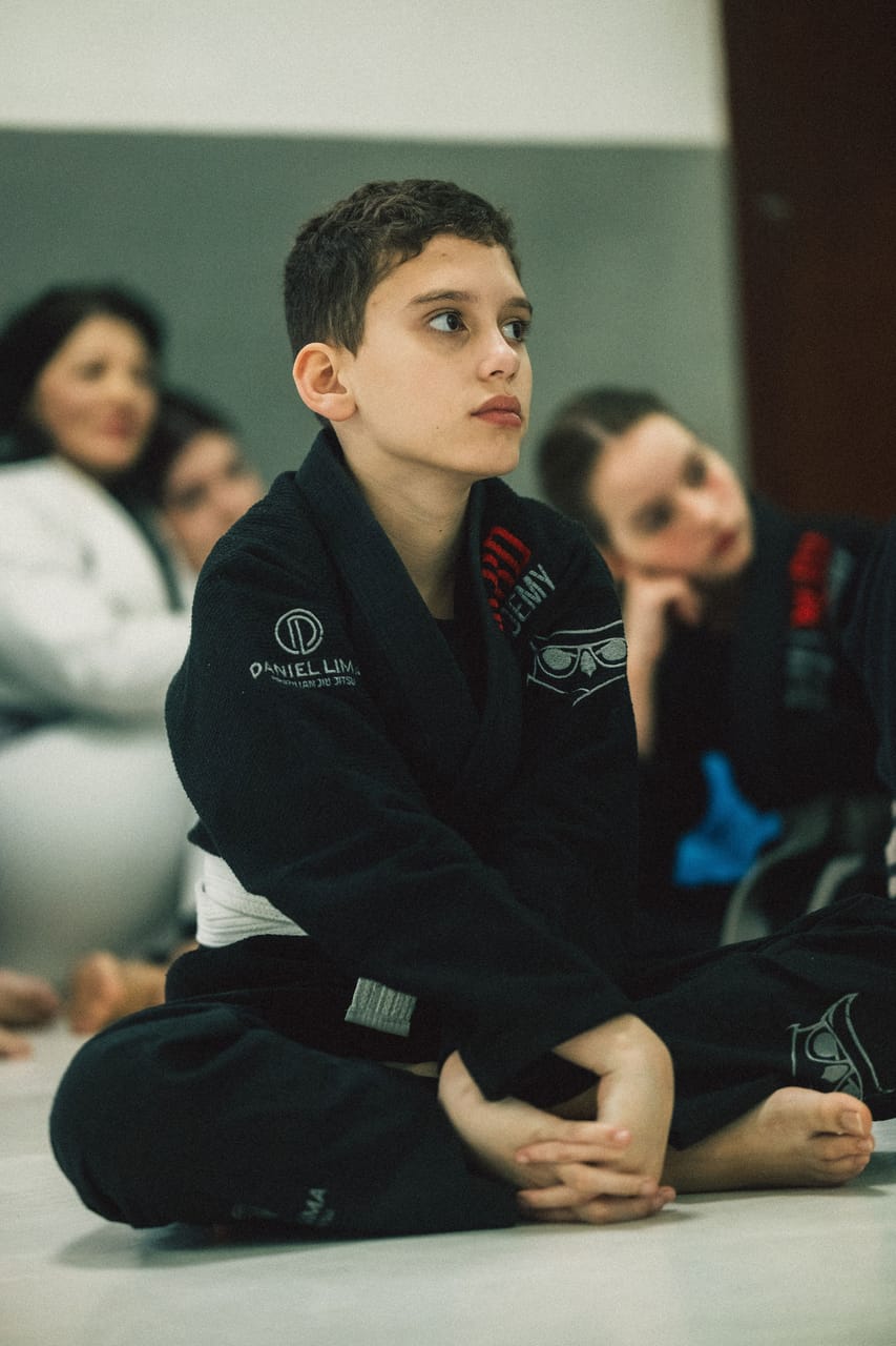 Alunos treinando Jiu-Jitsu juntos