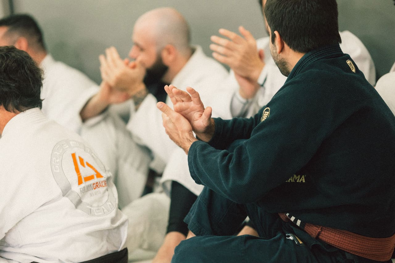 Turma reunida no tatame da BJJ Nerd Academy
